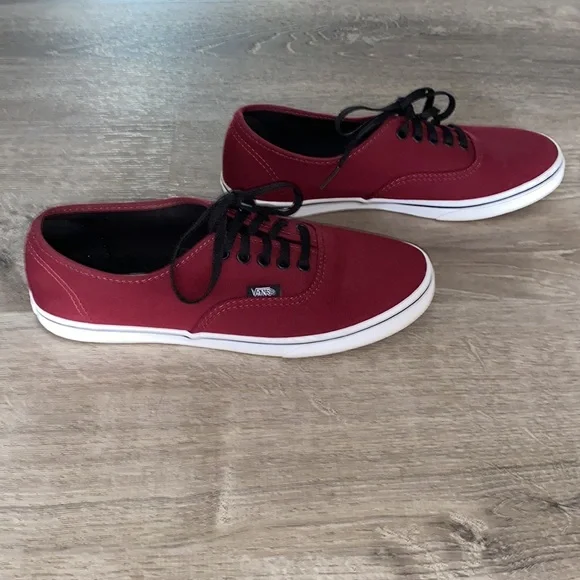 SOLD | Vans Burgundy & Black men’s 6 1/2 women’s 8 - Picture 3 of 5